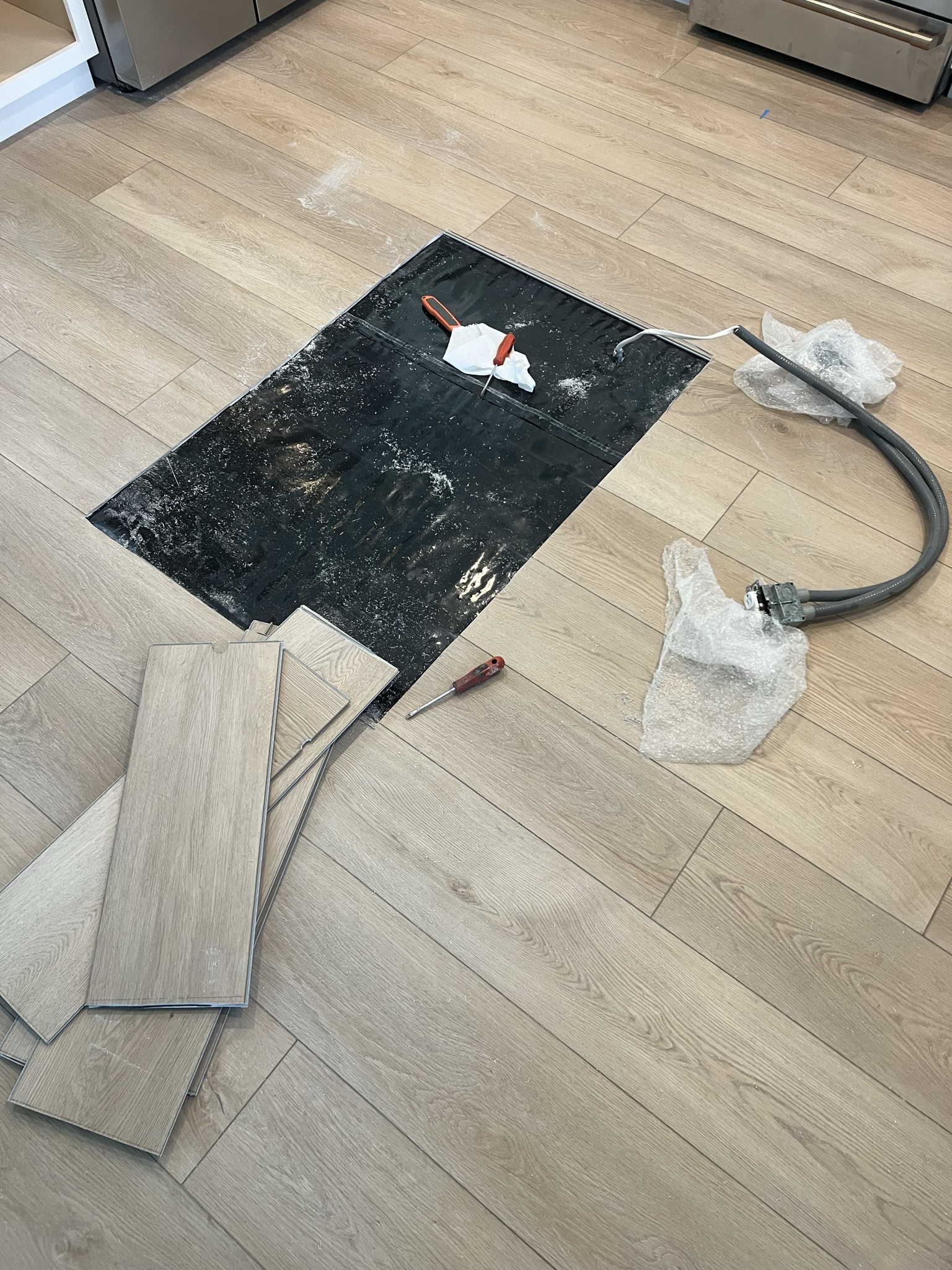 Can You Put a Kitchen Island on Laminate Flooring? – A Comprehensive Guide